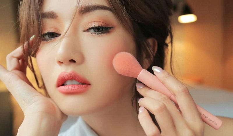 Nâng Cao Tay Nghề - Dặm Lại Kem Chống Nắng Trong Ngày