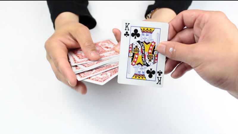 Top 5 Thủ Thuật Đoán Bài Phổ Biến Nhất