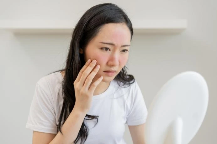 Tối giản quy trình dưỡng da giúp làn da nhạy cảm có thời gian nghỉ ngơi và tự tái tạo.