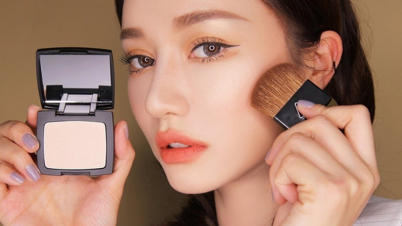 Các bước che lỗ chân lông to khi trang điểm mịn mướt chuẩn chuyên gia