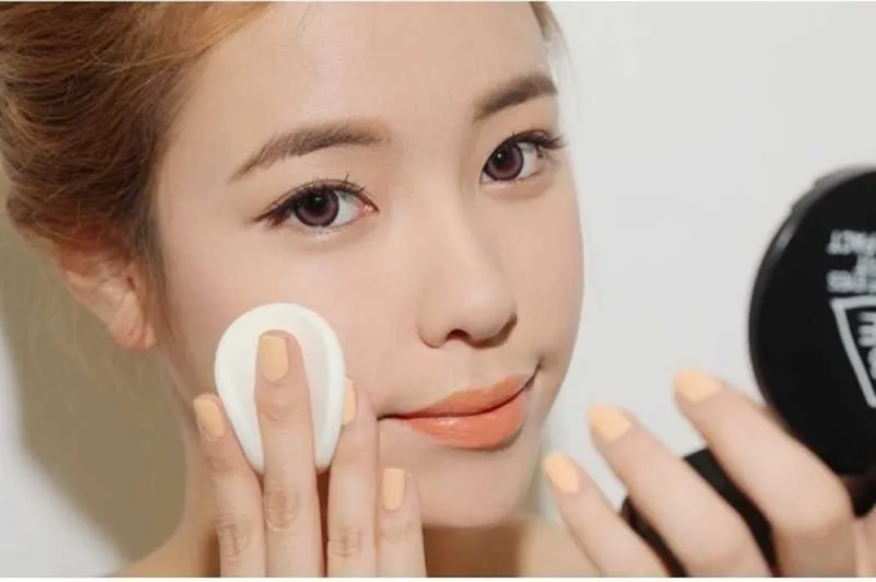 Chuẩn Bị Sản Phẩm Tẩy Trang Phù Hợp Cho Lớp Trang Điểm Dày